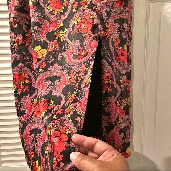 Modcloth Baroque Floral Satin Pencil Skirt M Knee Slit Romantic Dark Academia - Picture 4 of 11